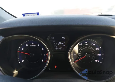 2016 Hyundai Elantra Se z USA, uszkodzony, nr VIN 5NPDH4AE2GH733983